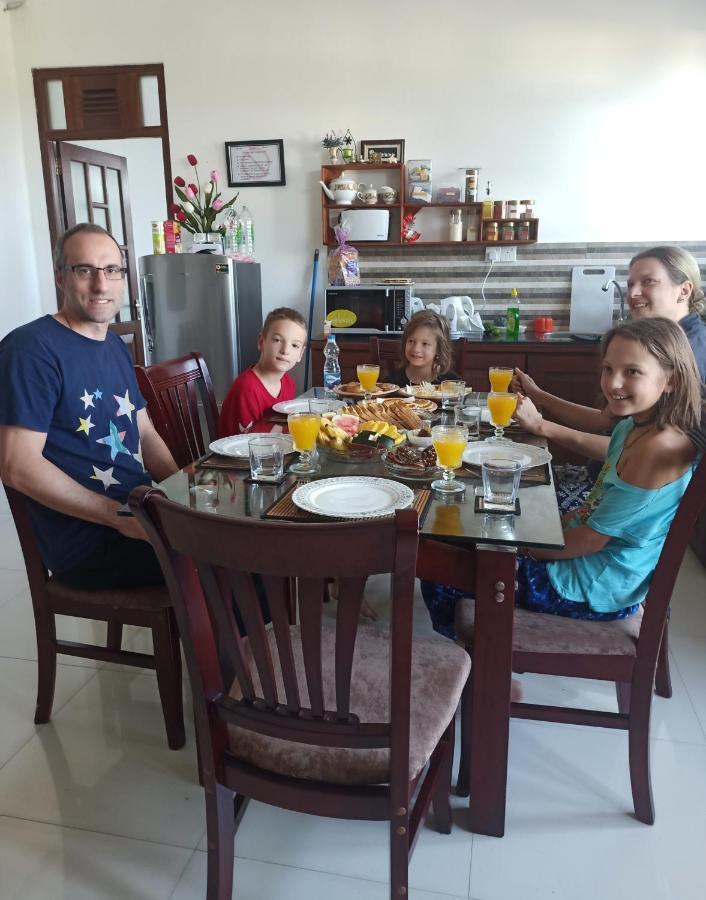 Saru Holiday Apartment - Up To 6 Guests Kandy Extérieur photo